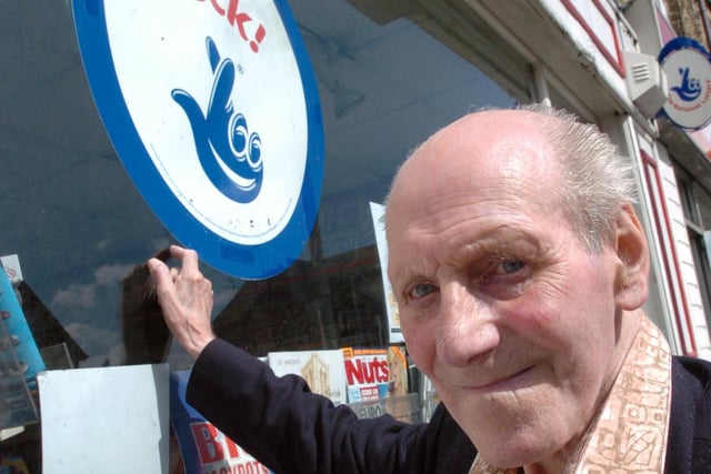 Ken Hill (83) who lost his winning lottery ticket, pictured outside the newsagents at Crookes where he bought the ticket in 2004