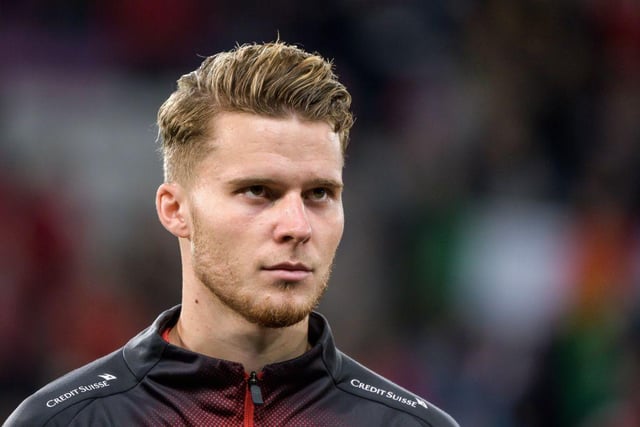 Borussia Monchengladbach defender Nico Elvedi is on Arsenal’s radar with the player potentially available on the cheap with just one year remaining on his contract. (Le10Sport)