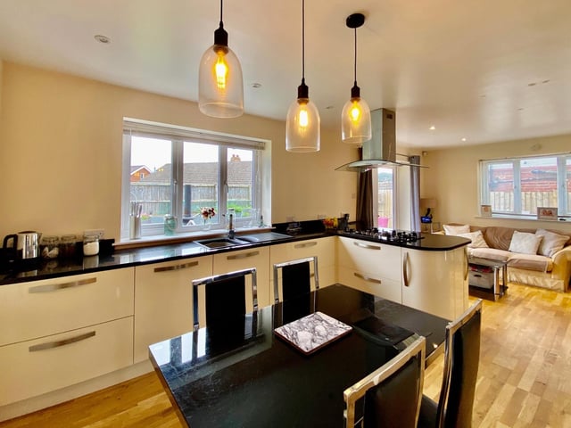 The kitchen/diner.