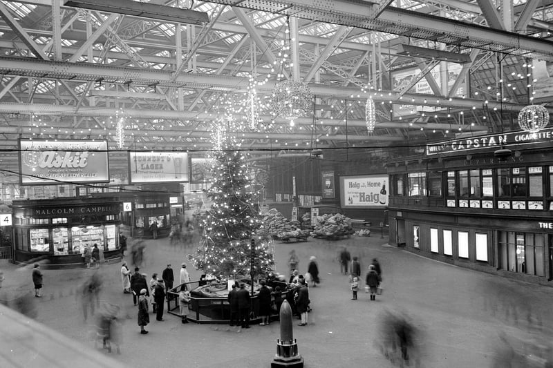 The Christmas tree in Glasgow Central Station, December 1965.