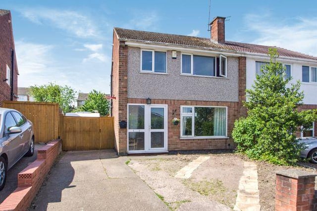 Viewed 1480 times in last 30 days. This three bedroom house has no chain and a conservatory. Marketed by Burchell Edwards, 01623 355723.