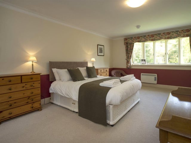 Lynwilg House alone has six bedrooms, with seven further estate houses and cottages as well