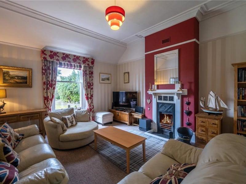Sitting room.
