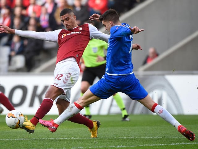 Manchester United are monitoring the situation of SC Braga defender David Carmo. The Reds are eager to add a left-sided centre-back to their ranks, and the 21-year-old has been in impressive form lately. (ESPN).


Photo: Miguel Riopa