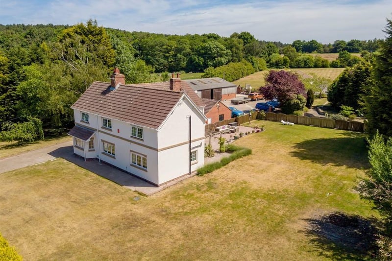 A four-bedroom countryside farmhouse with a whopping 15 acres of land. A perfect home for those fancying a rural lifestyle, this house sits between the towns Tickhill and Bawtry. For more information, visit: https://www.rightmove.co.uk/properties/112541612#/?channel=RES_BUY