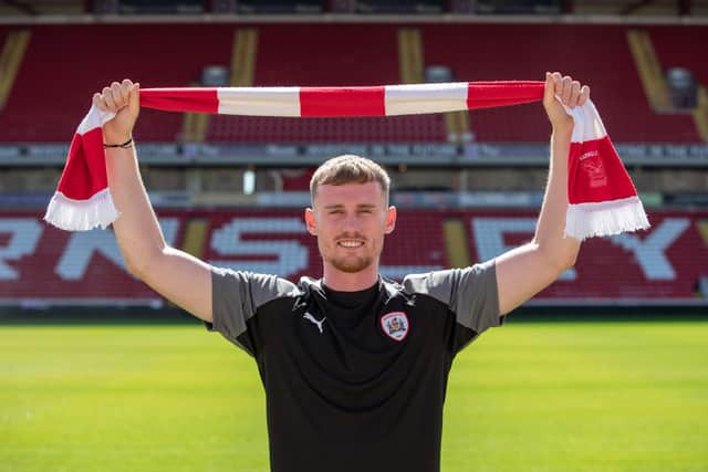 Robbie Cundy has signed for Barnsley FC on a two-year deal.