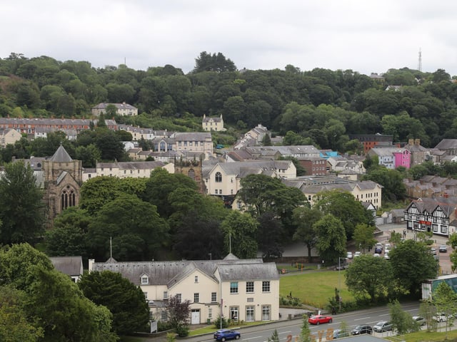 Average property price: £185,833. Average rent: £1,193. Monthly mortgage cost: £639. Monthly profit: £500.53.