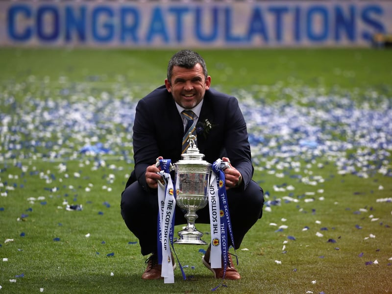 St Johnstone manager Callum Davidson celebrates with the Scottish Cup trophy