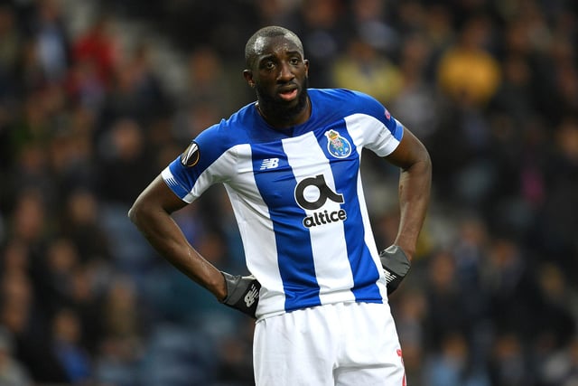 Newcastle have been linked with Porto's Mali striker Moussa Marega. (A Bola)
