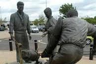 Another statue commemorating Sheffield's industrial past, The Teeming Statues depicts three steelworkers engaged in the strenuous process of teeming.