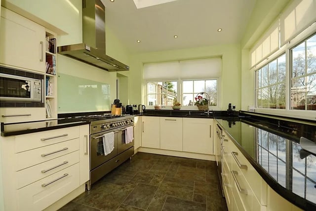 Kitchen islands certainly are a trendy addition to many homes at the moment.