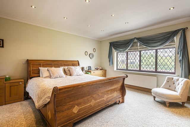 Offered to the open market with no onward chain, the property enjoys over 2,400 square feet of accommodation with an excellent balance between bedroom and living space