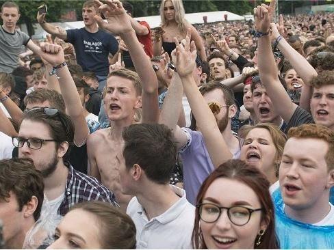 Fans at the front know all the words to the songs as Stereophonics play Tramlines at Hillsborough Park in 2018