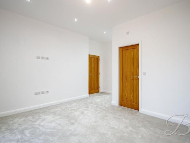 Split into two areas, one of which can be used as a dressing room.