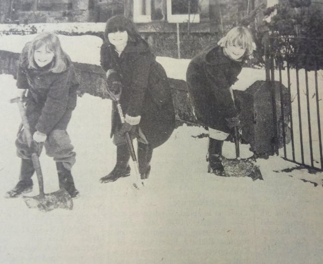 Let's start in 1978 and this image taken near Beveridge Park, Kirkcaldy in the worst blizzard for 30 years