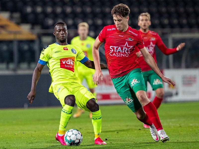 Burnley, Brighton and Sheffield United are all eyeing up a move for giant Celtic defender Jack Hendry after his impressive performances on loan at Belgian club Oostende. (Daily Mail)
(Photo by KURT DESPLENTER/BELGA MAG/AFP via Getty Images)