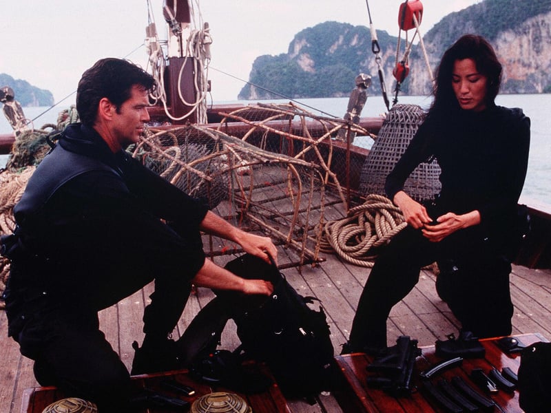 Pierce Brosnan, Michelle Yeoh
Tomorrow Never Dies - 1997
Director: Roger Spottiswoode