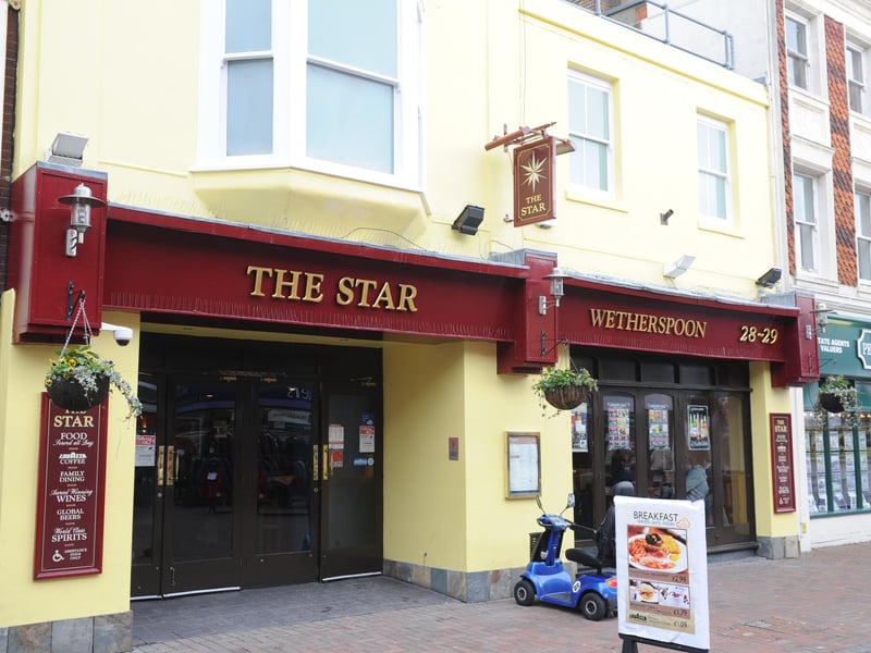 This pub can be found in Gosport High Street and has a 3.8 star out of five rating on Google based on 1,024 reviews. One person said 'friendly pub with quieter area to dine'.
