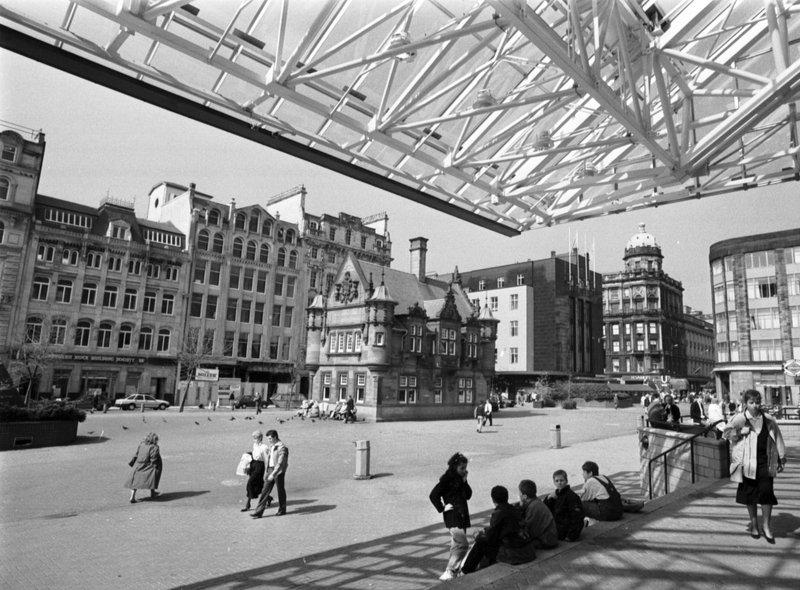 The scene at the entrance to the new St Enoch Centre, May 1990.