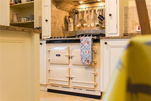 Yup - you guessed it. This house has an AGA.