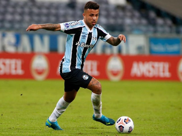 Celtic-linked Brazilian star Henrique is set to be sold by Gremio following the side’s relegation from Brazil’s top-flight. The 20-year-old defensive midfielder barely featured in the league. As the club look to raise money he is viewed as surplus to requirements. (NF)