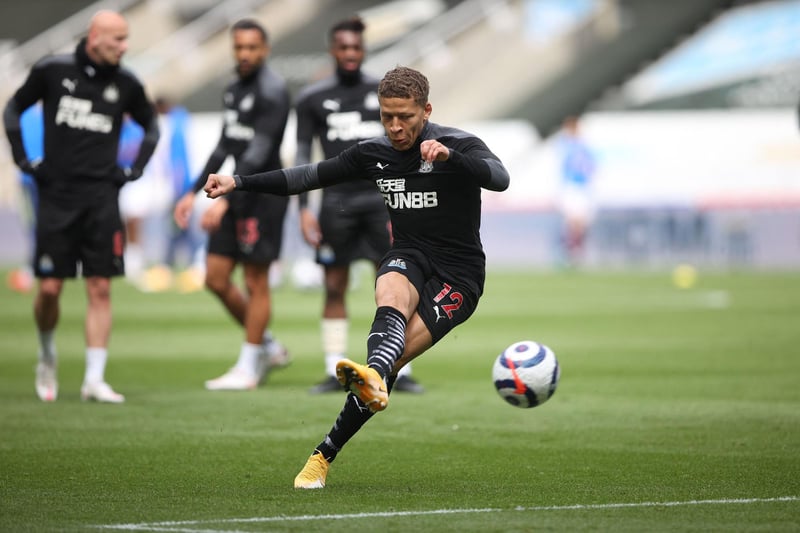 West Brom are believed to be targeting a move for Newcastle United striker Dwight Gayle, as they look to escape the Championship next season. The £10m has thrived in the second tier with the Baggies before, scoring 23 goals on a loan spell back in 2018/19. (Mirror)