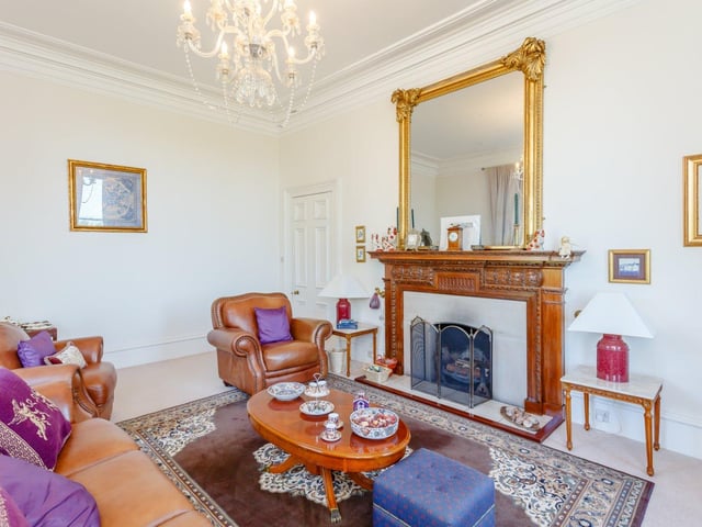 Sitting room.