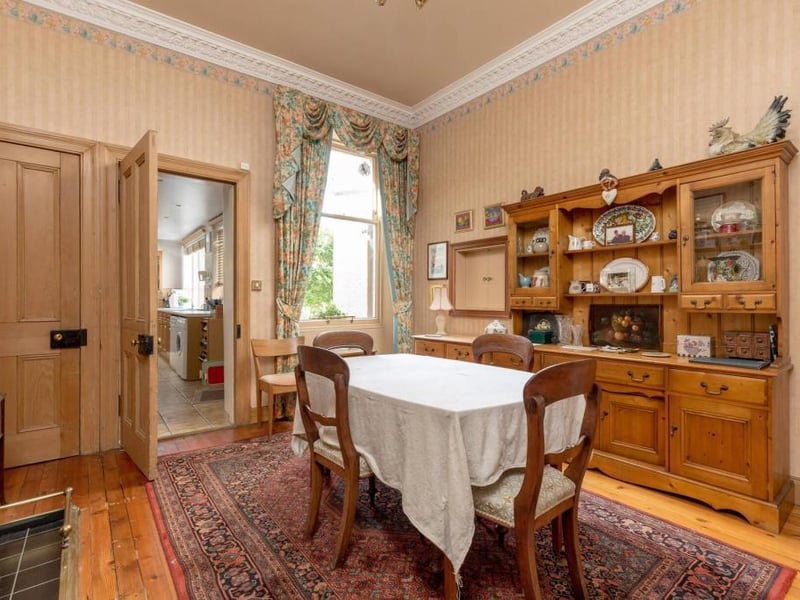 Dining room.