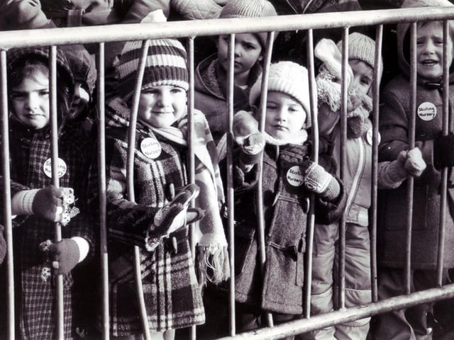 Queen Elizabeth II visited South Yorkshire in December 1986 and Stirling Nursery children awaited the Royal arrival at Doncaster Station