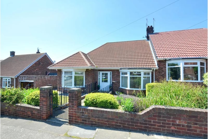 This two bed, semi-detached bungalow is located on Georgian Court and is on the market with Peter Heron for £235,000. This property has had 666 views over the last 30 days.