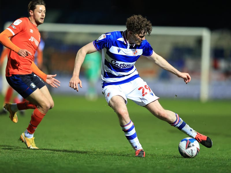 Notts Forest are reportedly looking to sign Tom Holmes from Reading with just one year remaining on the defender’s contract. The midlands side are one of many clubs keeping tabs on the 21-year-old. (Berkshire Live)