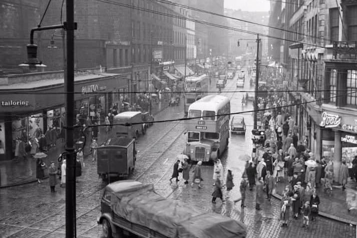 A view up Glasgow's Union Street gearing up for the big day on Christmas Eve 1961.