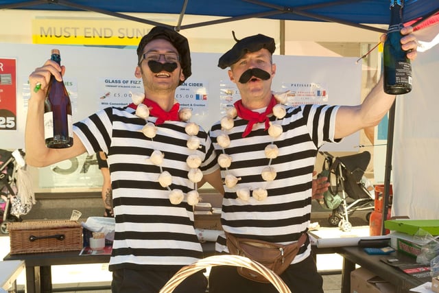 Southsea Food Festival 2016. Jonathon and Nick at Chees and Cheers bring a bit of fun to the Southsea Food Festival. Picture: Keith Woodland.