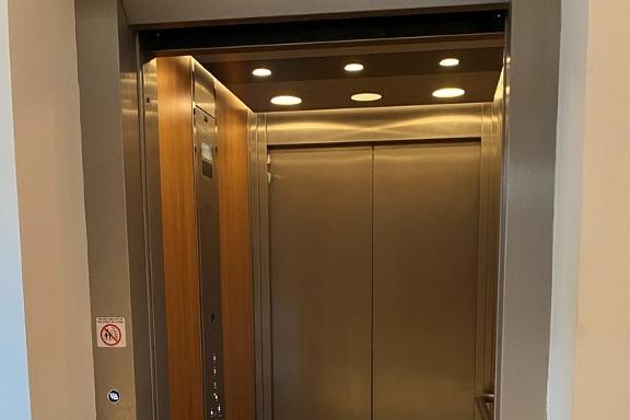 Lift with access to all floors.