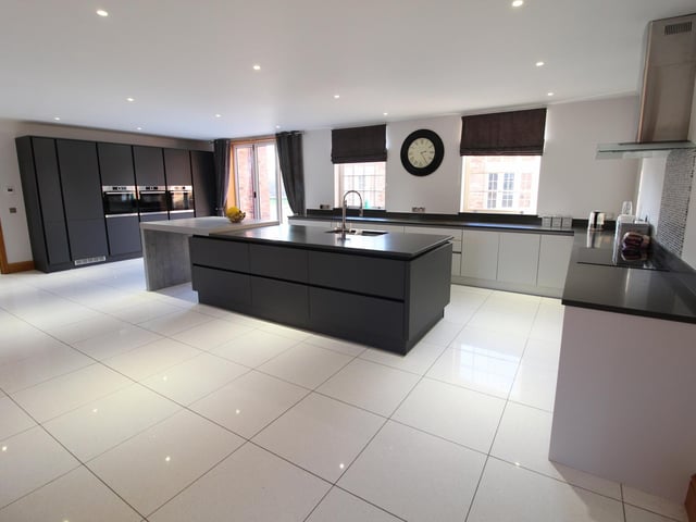 Cook like a Michelin-starred chef in this fabulous kitchen