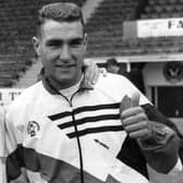 Vinnie Jones pictured with Dave Bassett after signing for Sheffield United