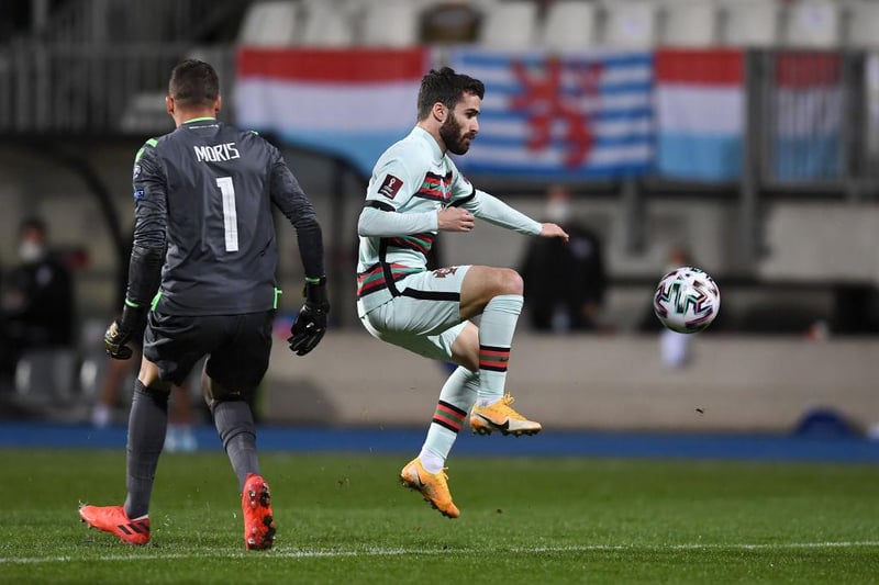 Newcastle United could make a bid for Portugal international Rafa Silva this week but Benfica won’t let the winger head to the Premier League for a penny less than £22 million. (CM Journal)

 
(Photo by Alexander Scheuber/Getty Images )