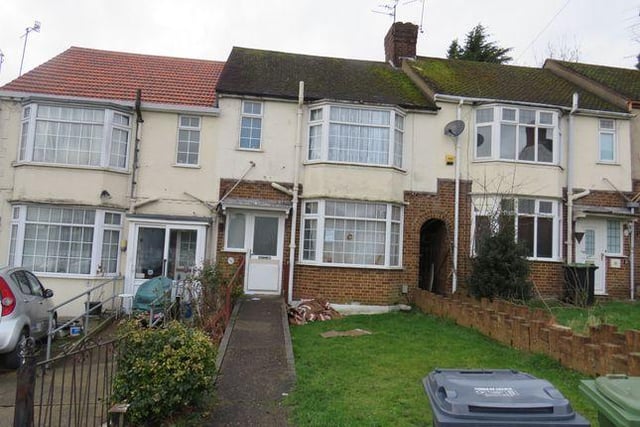 Found in a popular area in Luton, Preston Gardens, this chain-free property with a large front garden has already amassed 6,211 page views online. 220,000 GBP