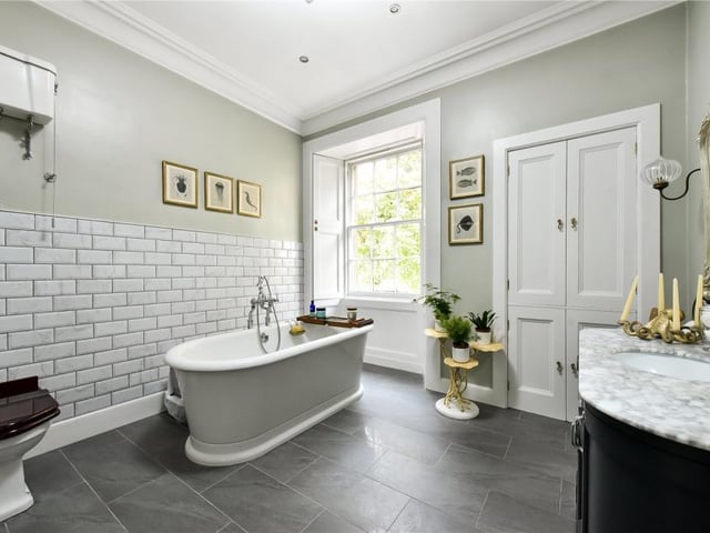 Family bathroom.