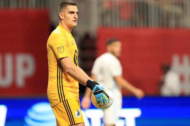 Former Hull City and Sunderland goalkeeper Vito Mannone has completed a move to Ligue 1 giants Monaco. He was deemed surplus to requirements at Reading, after spending last season on loan in Denmark. (Goal)