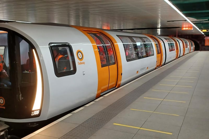 The new trains will initially be operated by drivers before switching to remote control with no staff on board. They are set to come into service in 2023. 