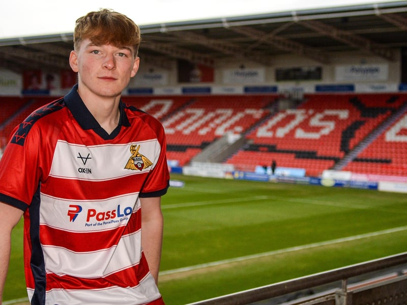 Introduced late in the contest. Put in a few promising crosses and showed a willingness to run at his defender. Not a bad cameo to say he has just come back from injury.