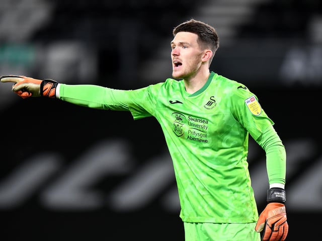 Arsenal are reportedly interested in signing Newcastle United goalkeeper Freddie Woodman. A former England under-21 international, Woodman is currently midway through his second season on loan at Championship side Swansea City. (Daily Express)