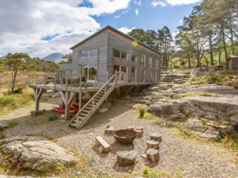 A firepit outside the house is ideal for toasting marshmallows.