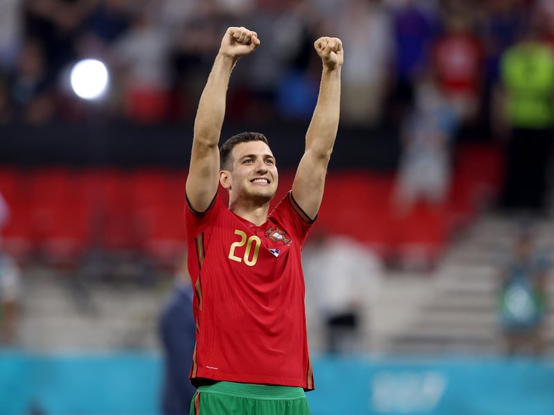 Roma are believed to be keen on signing full-back Diogo Dalot from Man Utd, as Jose Mourinho eyes a reunion with the player he brought to Old Trafford in 2018. The 22-year-old made his senior debut for Portugal in a 2-2 Euro 2020 draw with France earlier this year. (Calciomercato)