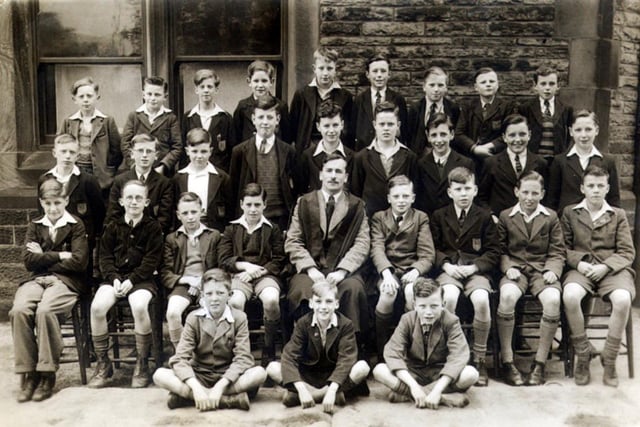 Firth Park Grammar School 1946 - Back row, left to right:  Greaves, Cooper, Smith, Senior, Muse, Marsden, Gill, Bennett, Broadbent.
3rd row: Jackson, Pearce, Raw, Plant, Webster, Wright, King, Topham, Nugent.
2nd row: Otter, Haglington, Methley, Johnson, Mr Thornton (Master), Beedham, Jackson, Rixham, Carr.
Frot row: Woolfall, Ashberry, Dunkerly.