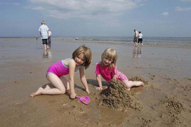 Alnmouth boasts a truly beautiful beach with a long sandy coastline, excellent for a beautiful walk and backed by sand dunes and Alnmouth Village Golf Club.