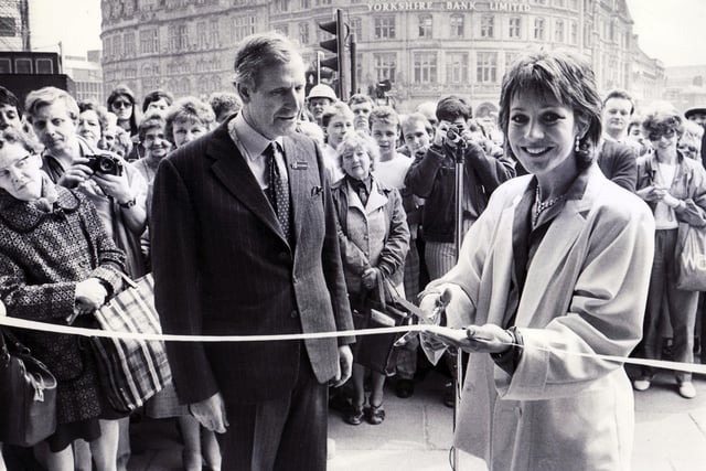 The official opening of the H L Brown new shop in Barker's Pool, Sheffield, was performed by TV star, Jan Francis, when she was welcomed by Mr Michael Frampton (Managing Director and great grandson of the founder).  Jan was wearing £250,000 of jewellery for the visit on 2nd May 1986