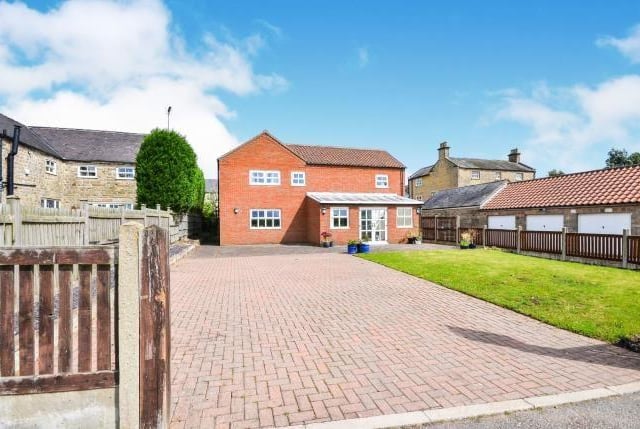 This four bedroom house has a conservatory with double glazed patio doors which open onto the garden, windows to the front, tiled flooring and radiators.