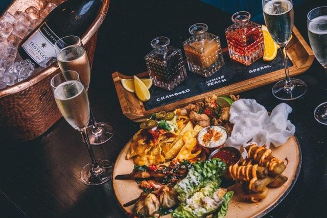 Served from 11am to 4pm every weekend, Manahatta offers unlimited prosecco, Bloody Marys, Aperol Spritzes and Pints of Coors. The restaurant also offers a menu of tasty egg and meat dishes. Price: 28.95 GBP